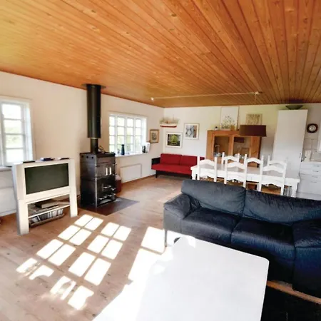 4 Bedroom Stunning Home In Knebel *